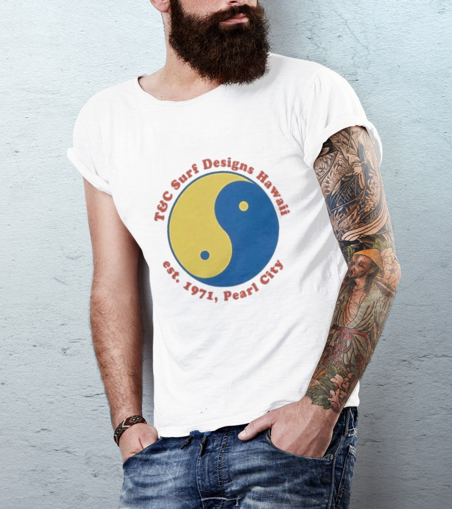T&C Surf Designs Hawaii Est 1971 Pearl City Yin Yang T-Shirt