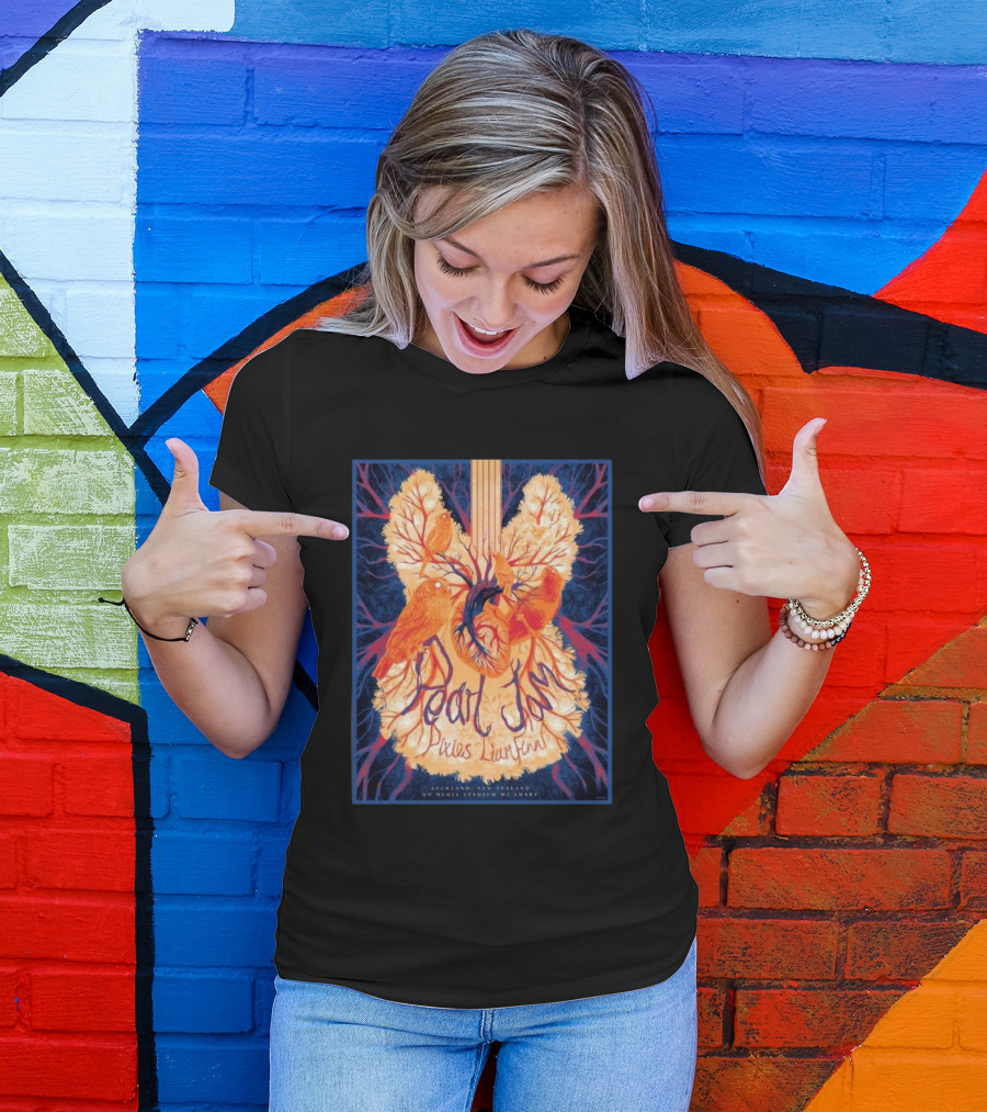 Pearl Jam Pixies Liam Finn Auckland New Zealand November 8 Go Media Stadium Mt Smart Event T-Shirt