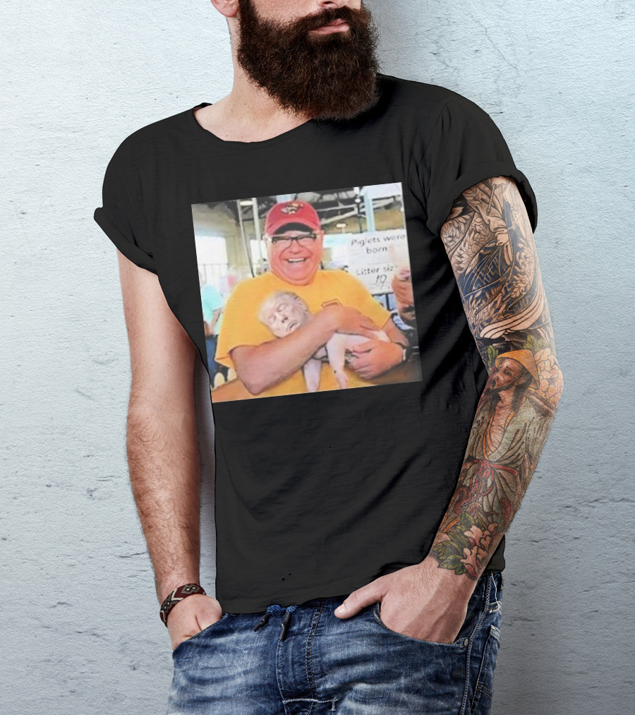 Tim Walz Holding Trump Piglet Piglets Were Born Litter Size 10 T-Shirt