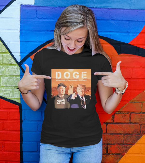 Elon Musk And Trump 2024 Doge Department Of Government Efficiency Mars Background T-Shirt