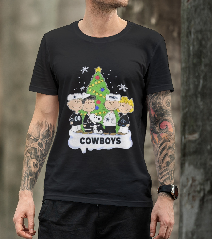 Cowboys Christmas With Snoopy And Peanuts Friends Holiday Tree T-Shirt