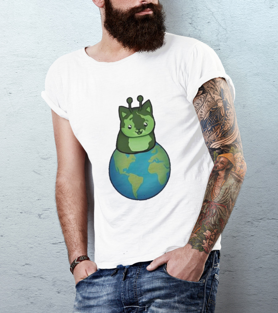 Alien Cat On Earth Biscuit Cult T-Shirt