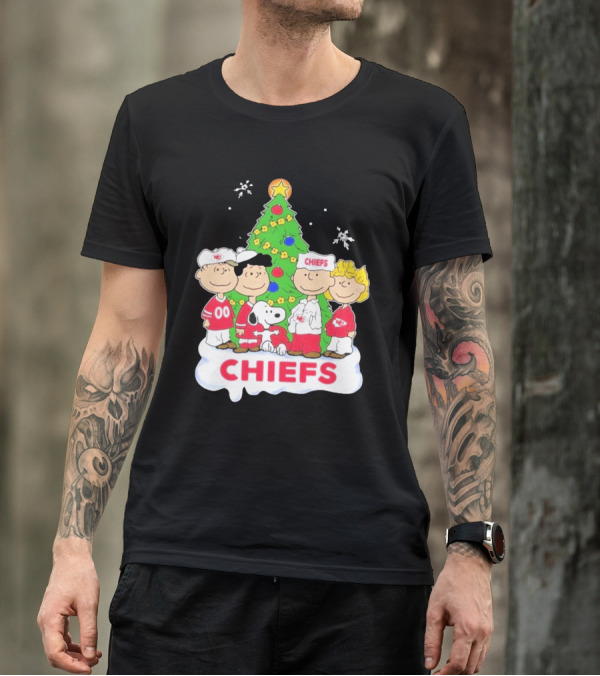 Kansas City Chiefs Snoopy Christmas Peanuts Characters Chiefs NFL Holiday T-Shirt