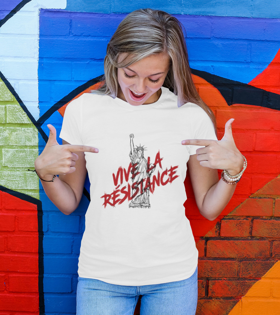 Vive La Résistance Statue Of Liberty Raised Fist T-Shirt