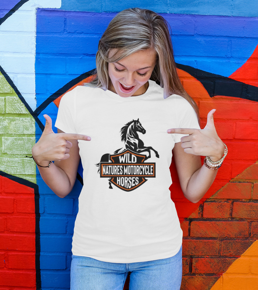 Wild Natures Motorcycle Horses Hang Over Gang Iconic Wild Horse Badge Motif T-Shirt