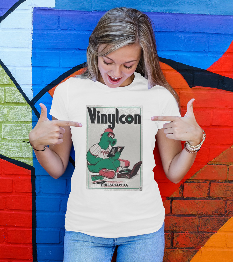 Vinylcon Philadelphia Phillies Mascot At 23rd St Armory Listening On Turntable T-Shirt