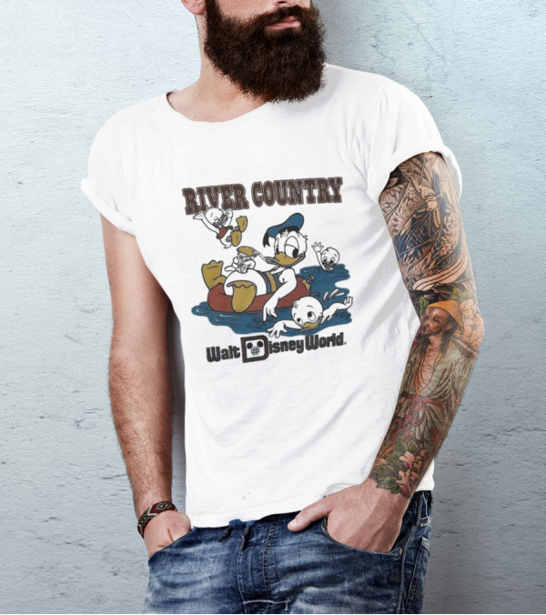 Walt Disney World River Country Duck Characters Floating Scene T-Shirt