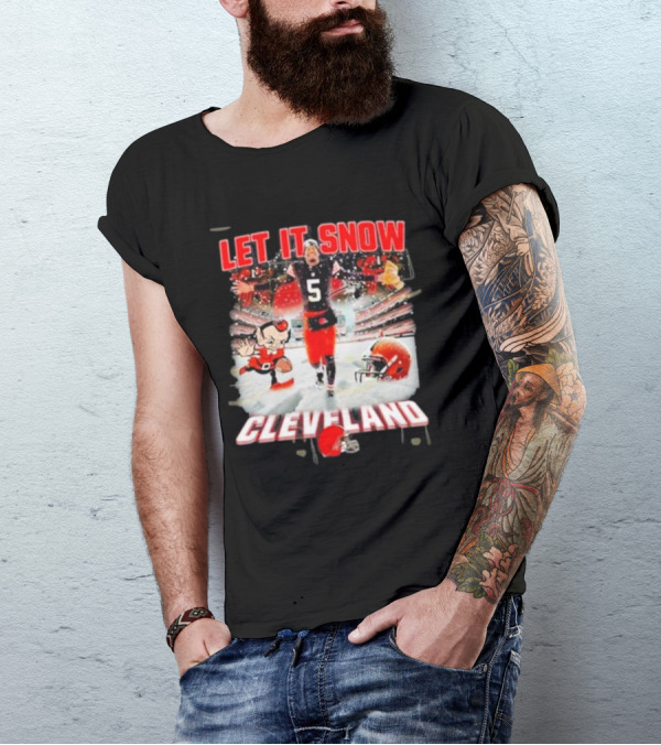 LET IT SNOW CLEVELAND BROWNS FOOTBALL HELMET T-Shirt
