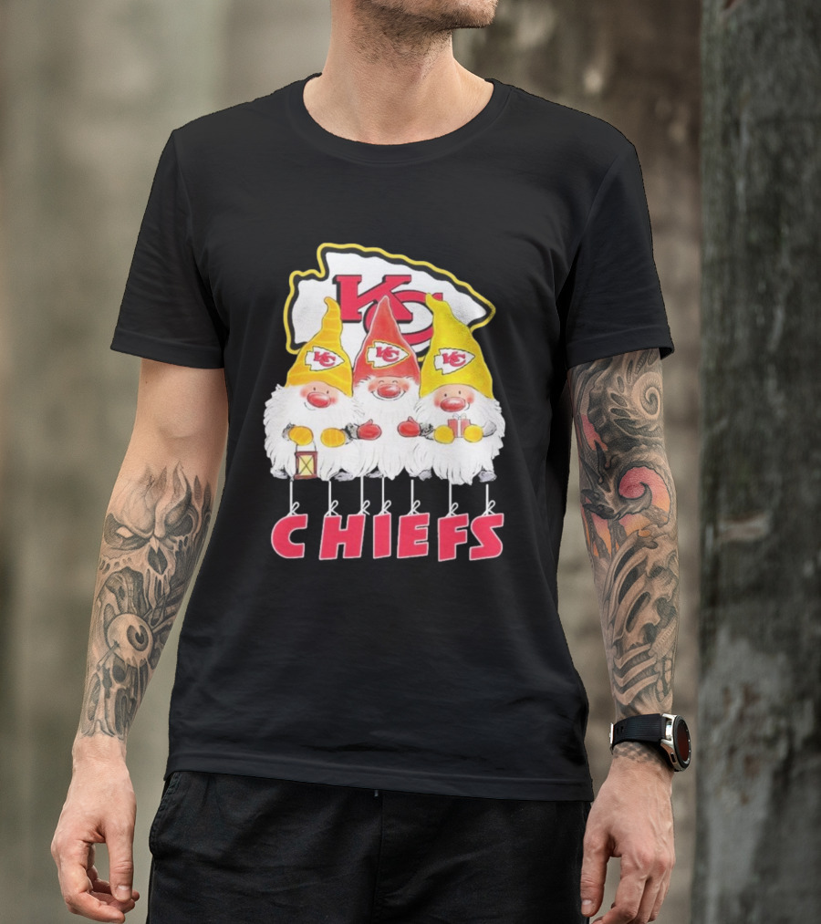 Kansas City Chiefs Merry Christmas Gnomes T-Shirt