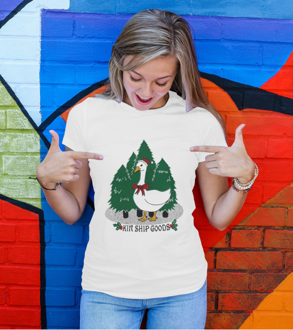 Kin Ship Goods Santa Claus Duck Christmas Trees Merry Christmas T-Shirt