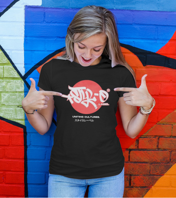 Uniting Cultures Label T-Shirt