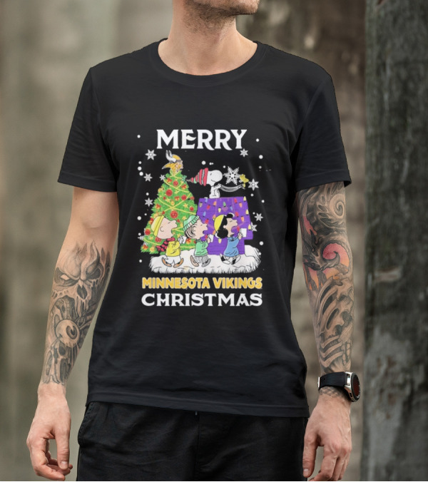 Merry Christmas Minnesota Vikings Snoopy Peanuts Holiday T-Shirt