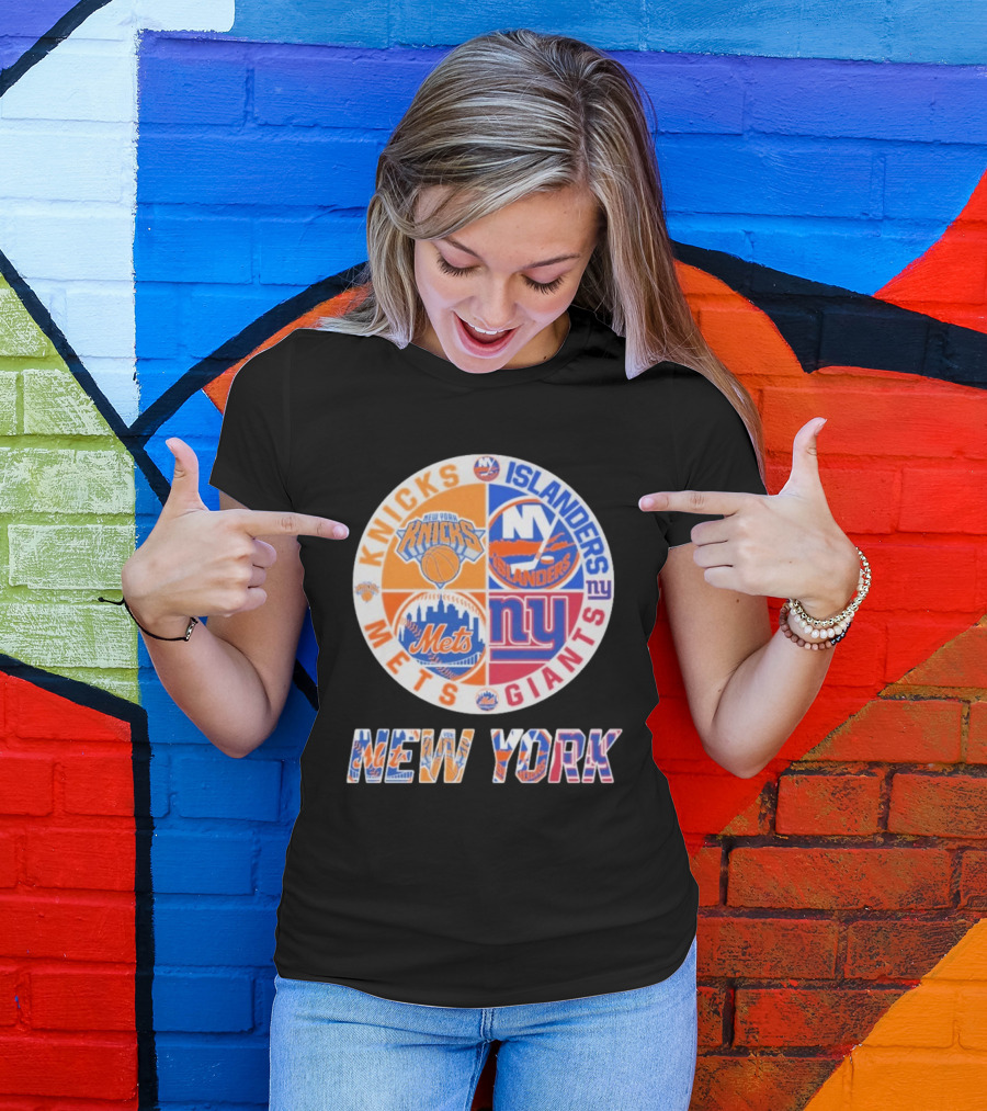 New York Knicks Mets Giants Islanders Logos Circle NYC Sports Teams T-Shirt