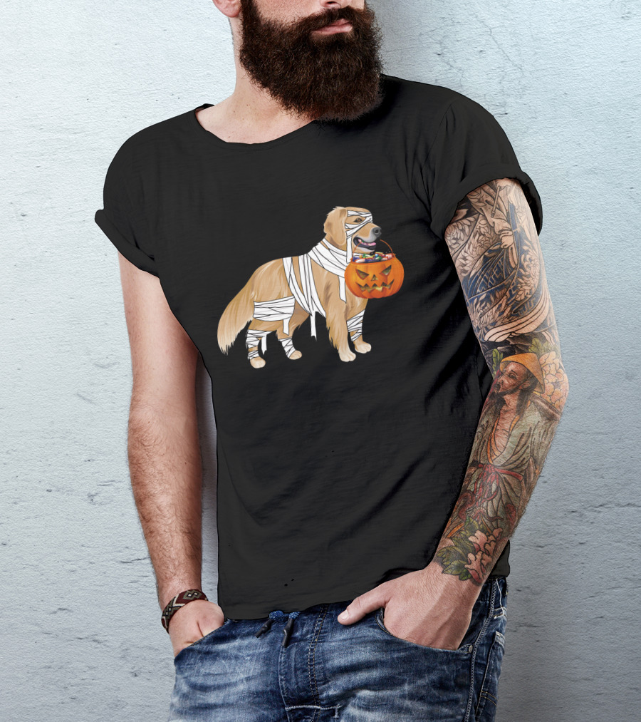 Golden Retriever Mummy With Halloween Pumpkin Basket T-Shirt