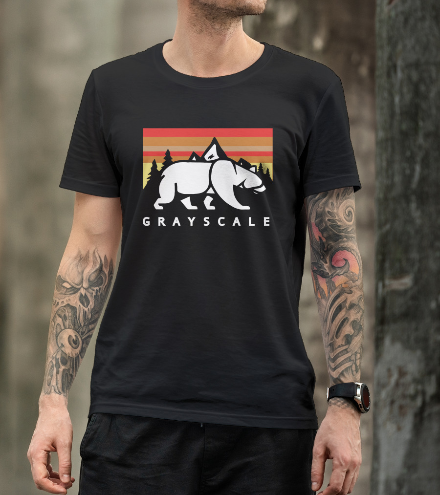 GRAYSCALE Bear And Mountains Retro Sunset T-Shirt