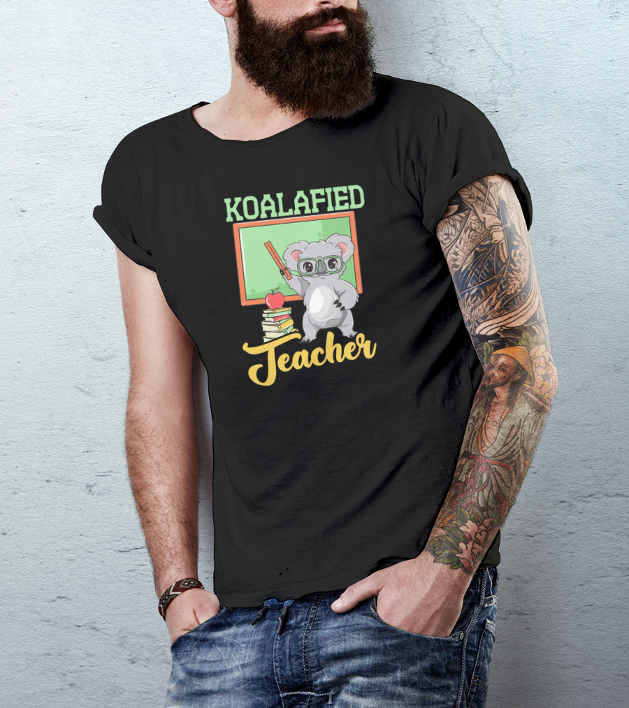 Koalafied Teacher Back To School Funny Koala Teacher Pun With Books And Blackboard T-Shirt