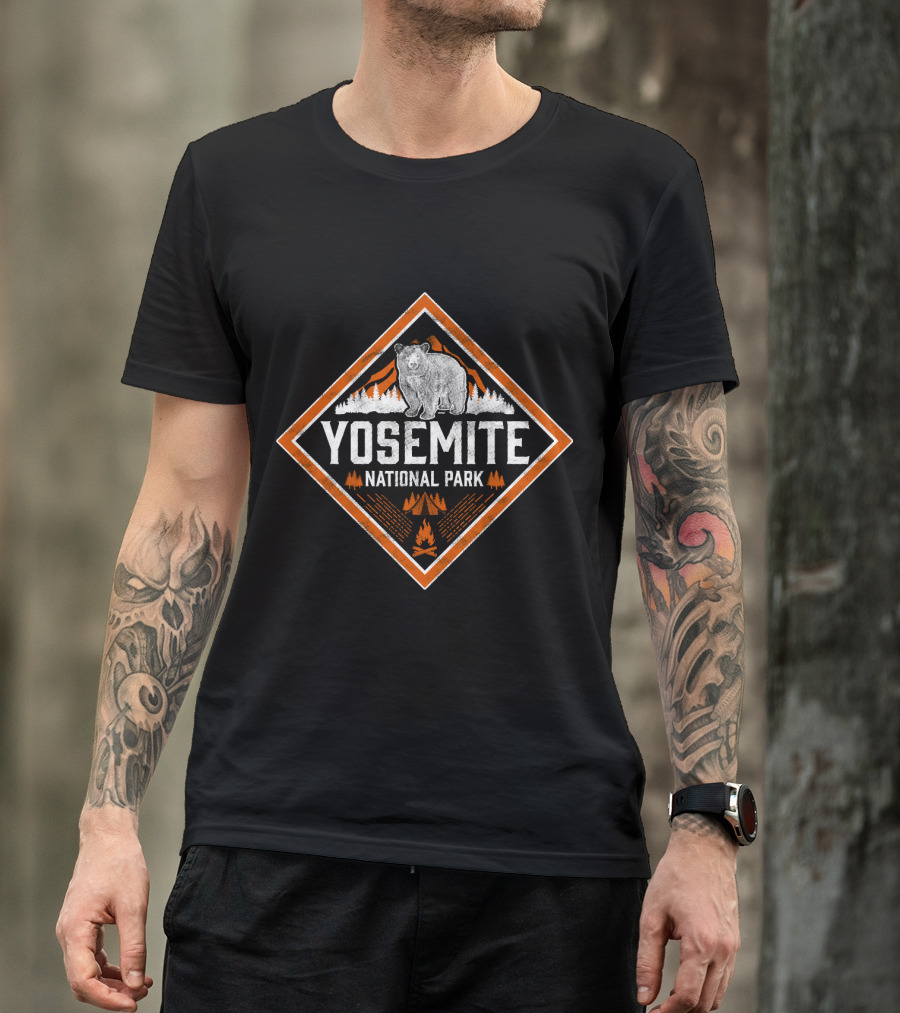 Yosemite National Park California Vintage Bear Mountains Forest Camping Badge T-Shirt