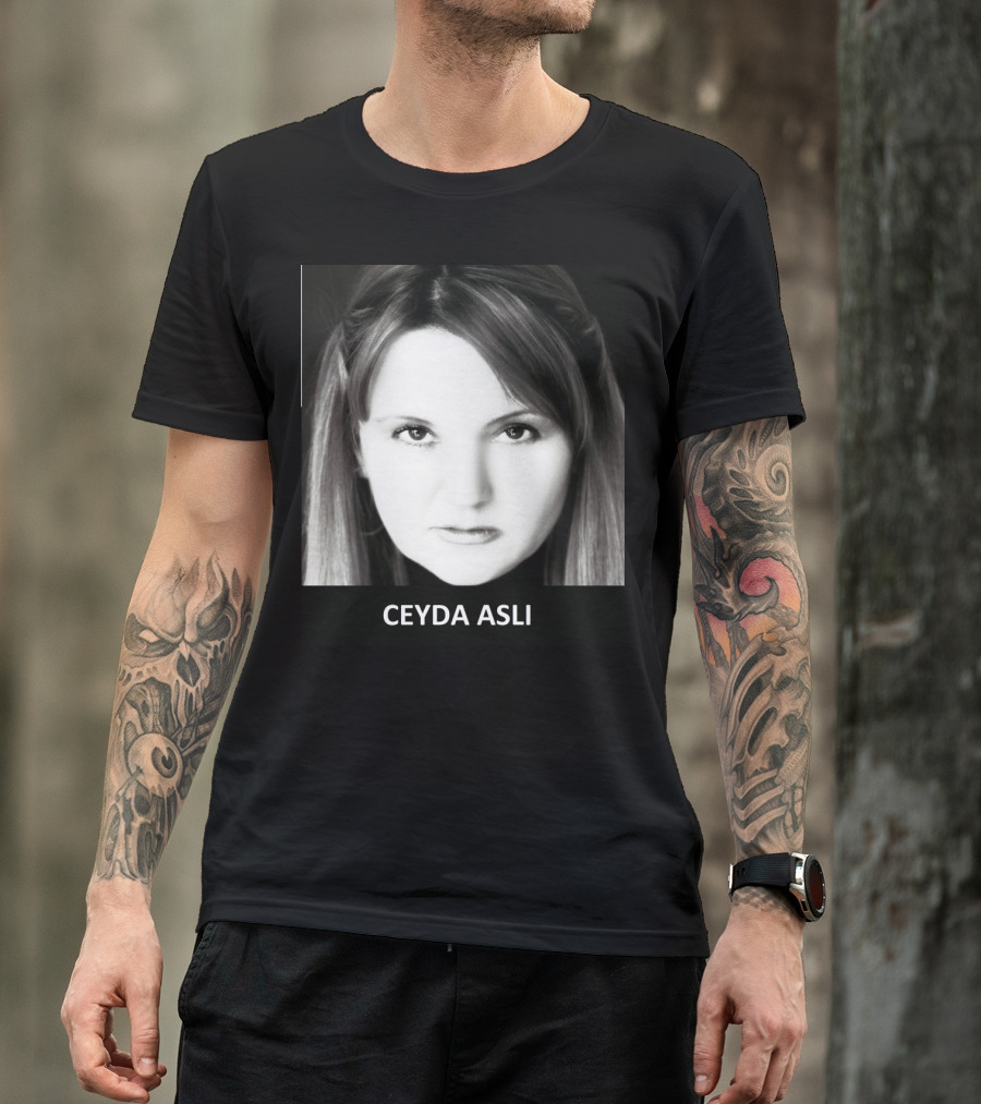 Ceyda Asli T-Shirt