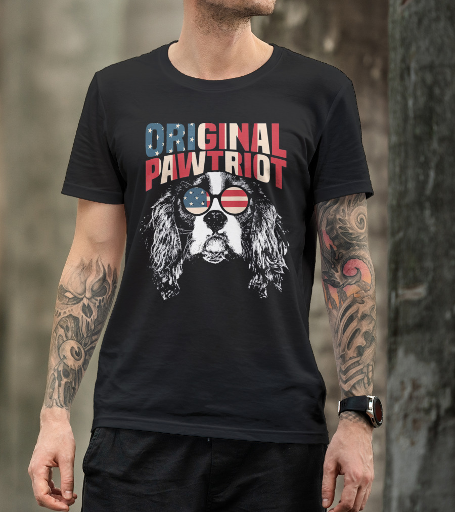 Original Pawtriot Cavalier King Charles Spaniel USA Flag Sunglasses T-Shirt
