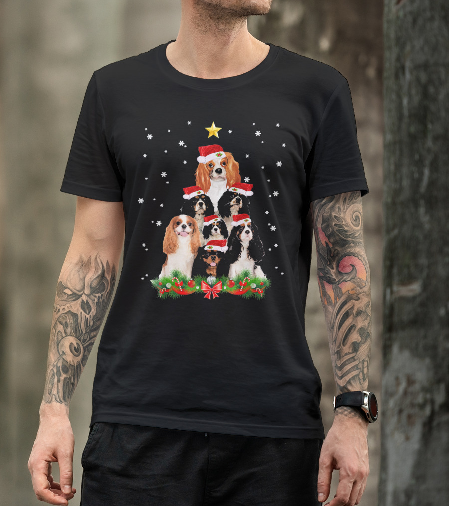 Cavalier King Christmas Tree With Santa Hat Dogs And Snowflakes T-Shirt