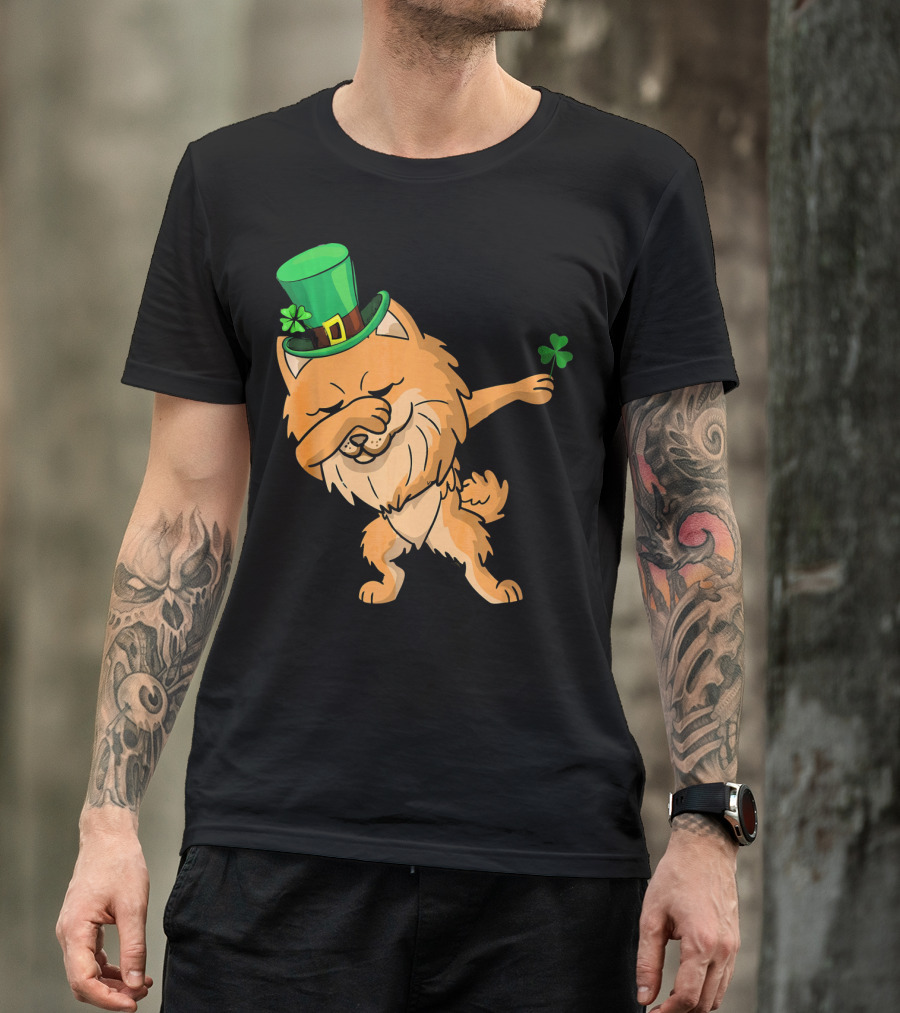 St Patricks Dabbing Pomeranian Leprechaun With Shamrock T-Shirt