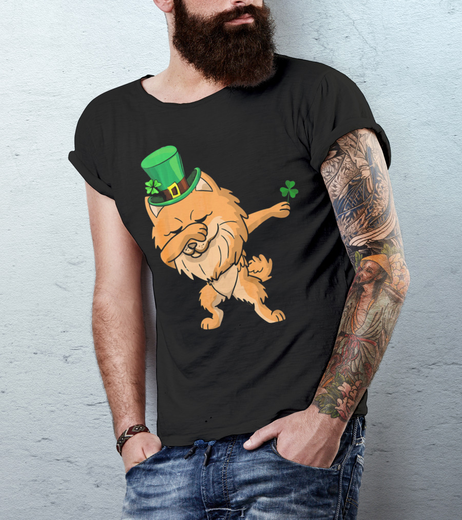 St Patricks Dabbing Pomeranian Leprechaun With Shamrock T-Shirt