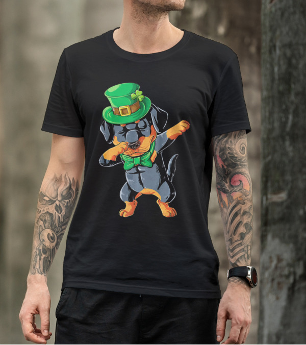 Rottweiler Dabbing Green Leprechaun Hat St Patrick's Day Bow Tie T-Shirt