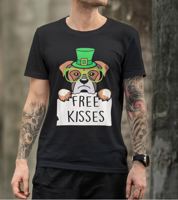 Free Kisses Boxer Dog Leprechaun St Patrick Hat Green Glasses T-Shirt
