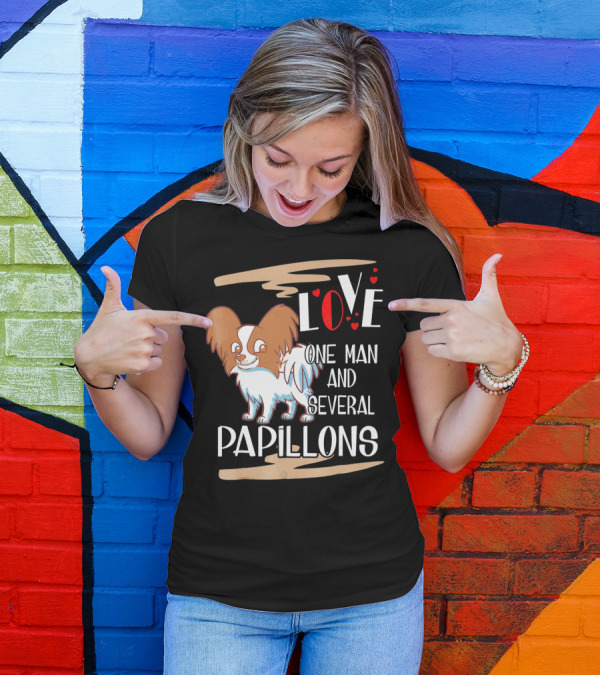 Love One Man And Several Papillons With Hearts T-Shirt