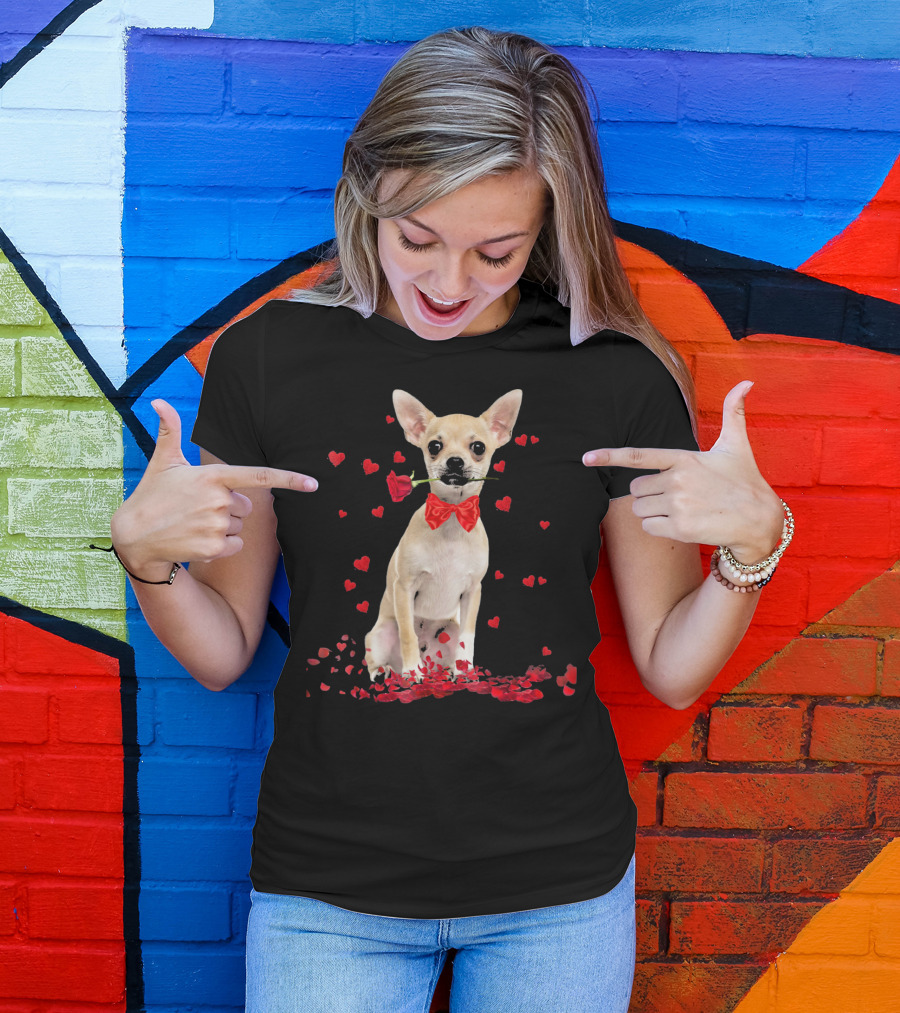 Chihuahua Valentine's Day Rose And Hearts T-Shirt