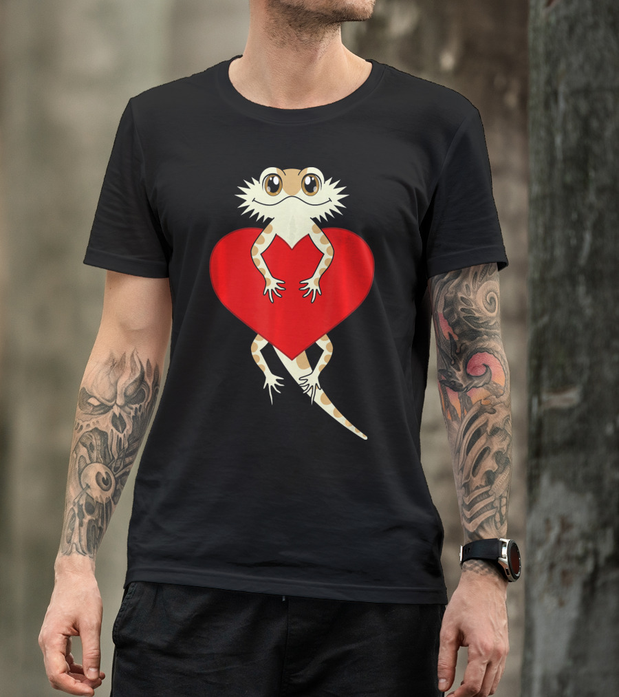 Cute Cartoon Bearded Dragon Hugging Heart Valentines T-Shirt