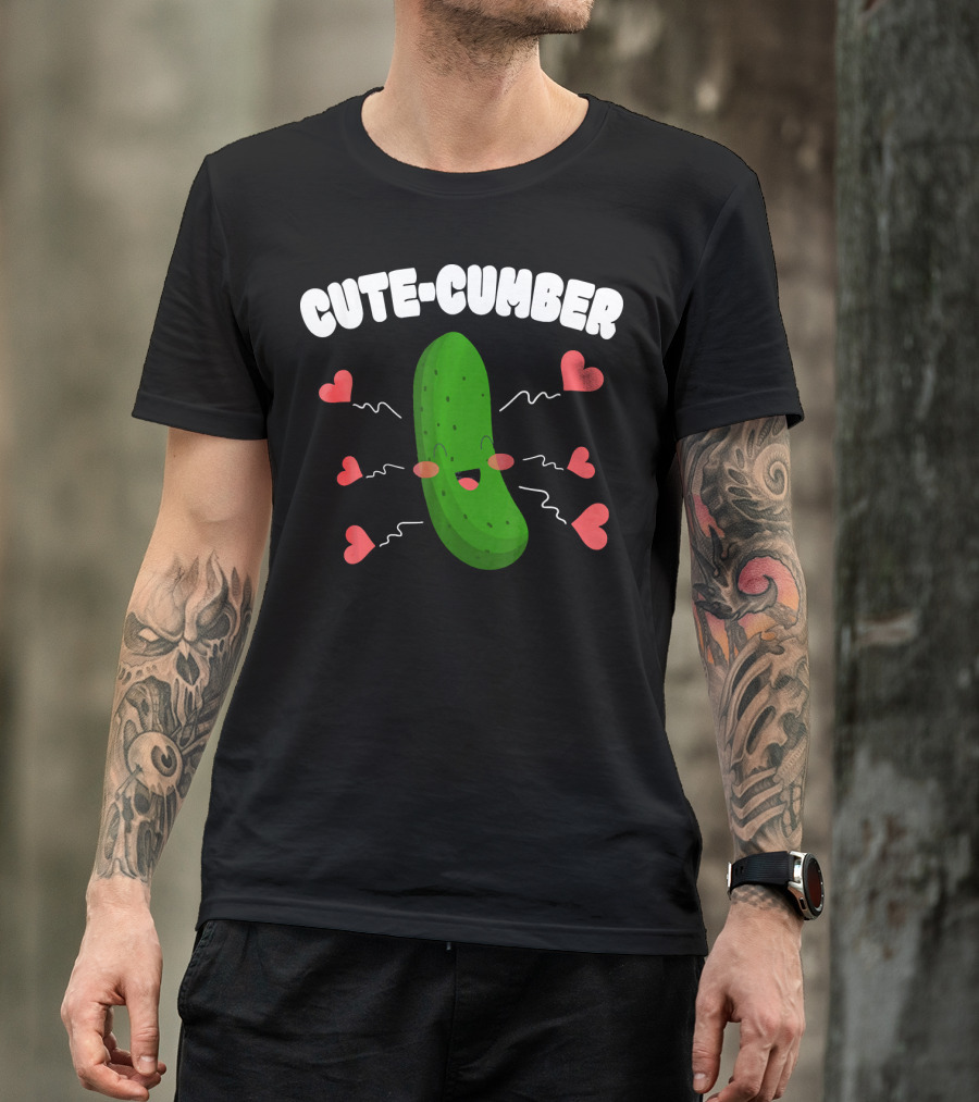 CUTECUMBER FUNNY VALENTINES DAY CUCUMBER HEARTS AND SMILES T-Shirt