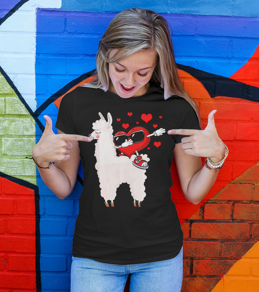 Funny Heart Dabbing On Llama Surrounded By Hearts Valentin T-Shirt