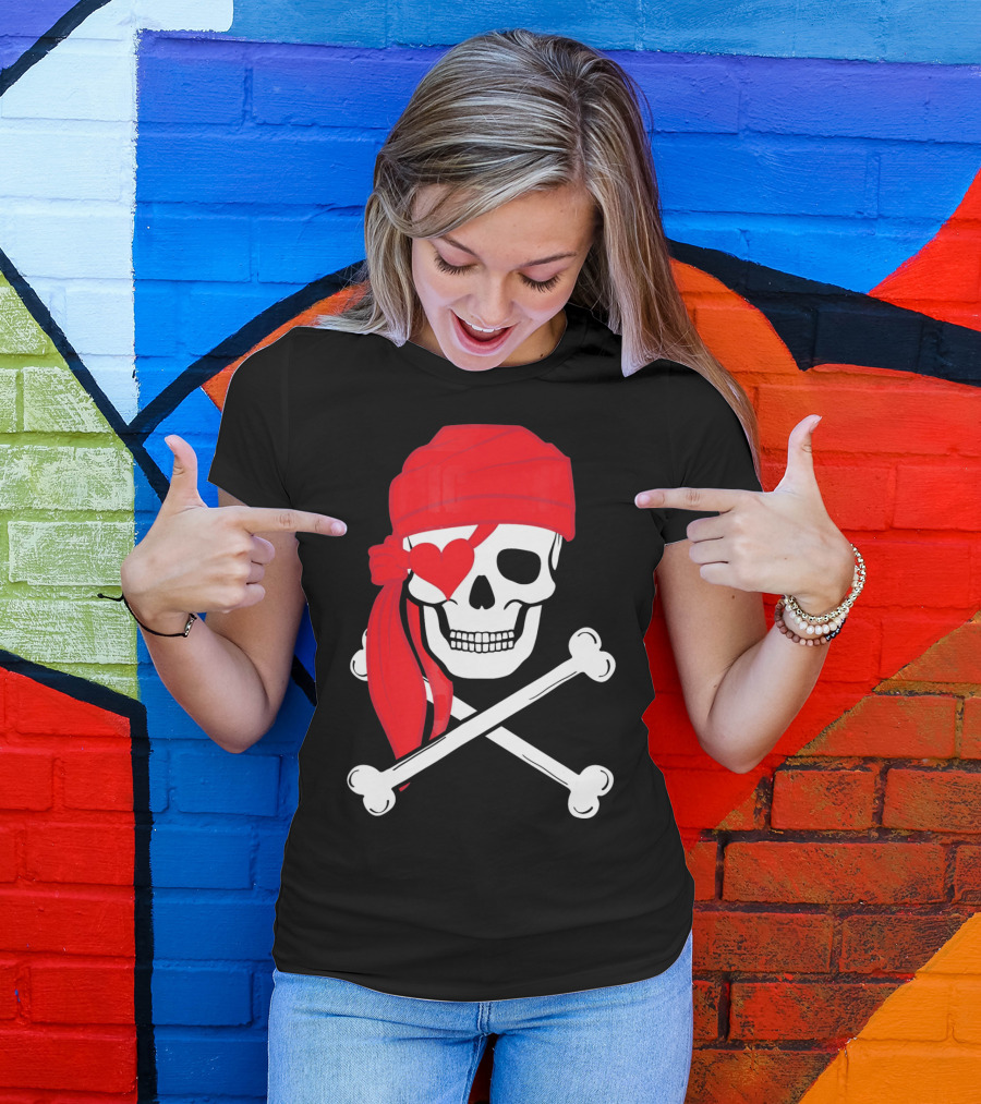 Pirate Skull And Cross Bones Heart Eyepatch Valentines T-Shirt