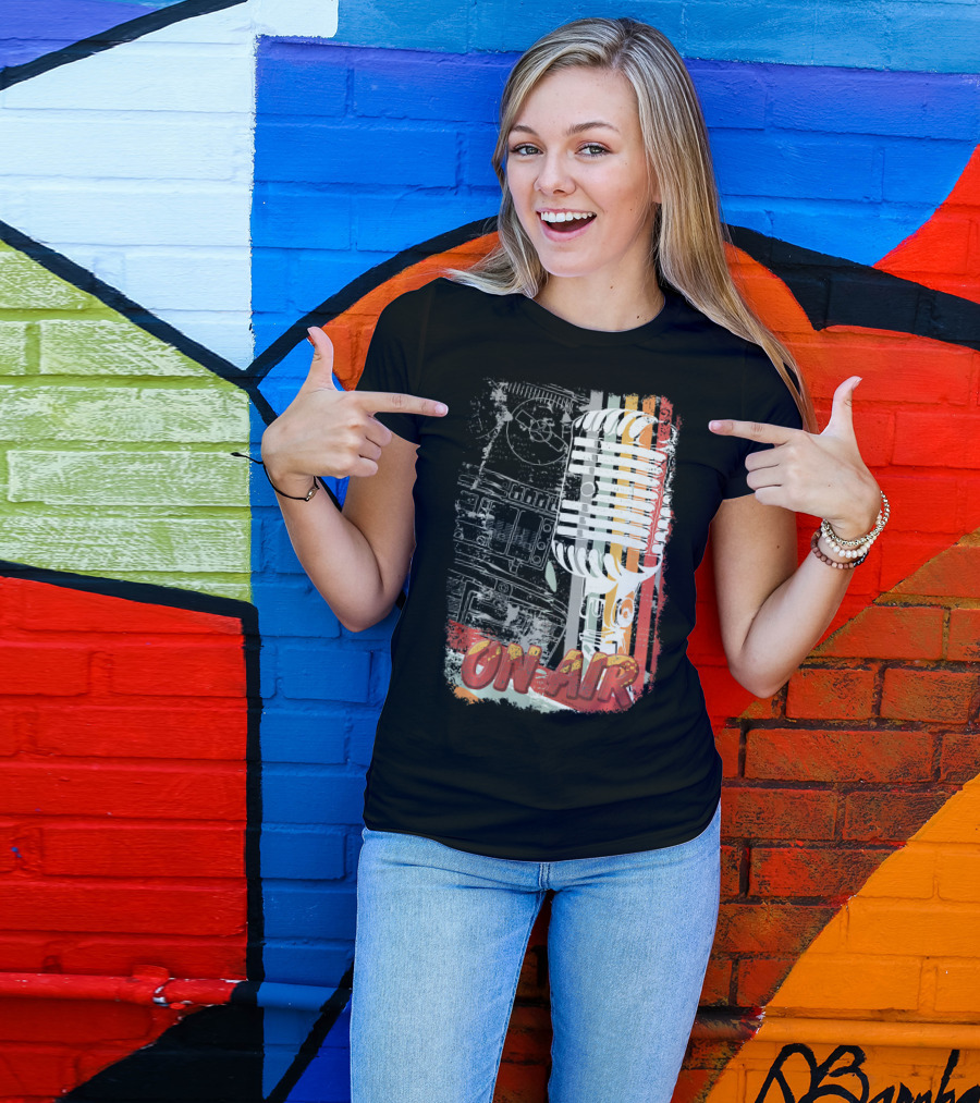 Retro Vintage Microphone On Air Broadcast Stripes T-Shirt