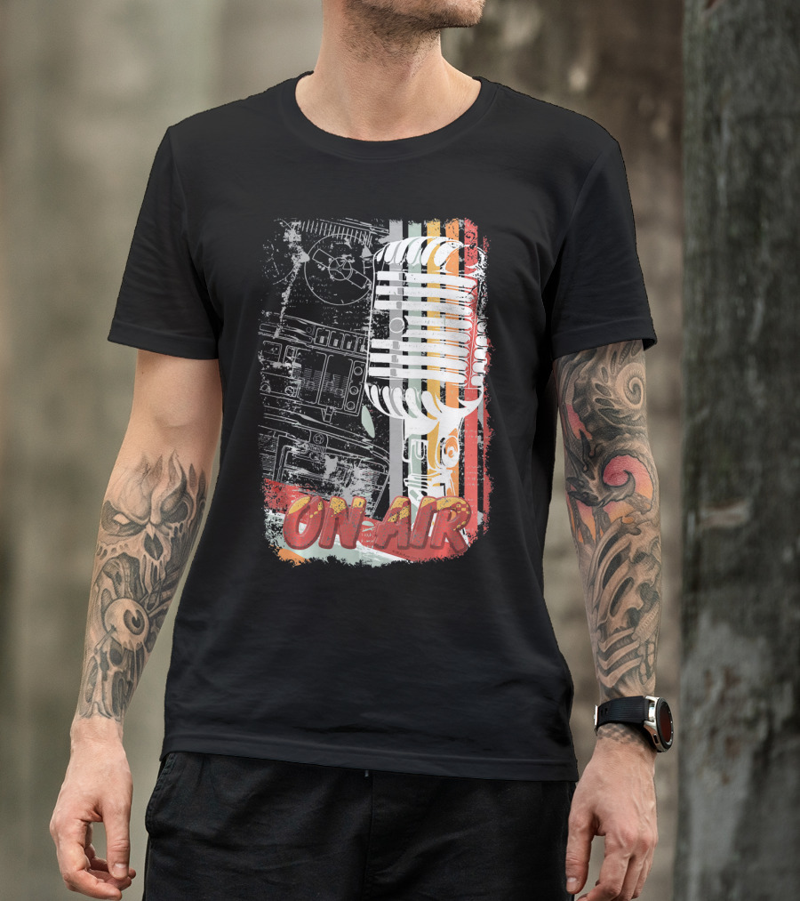 Retro Vintage Microphone On Air Broadcast Stripes T-Shirt