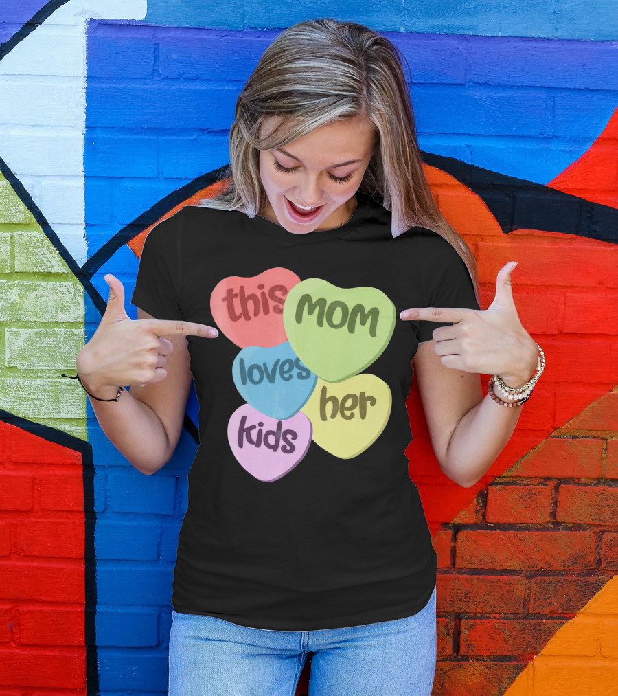This Mom Loves Her Kids Valentines T-Shirt