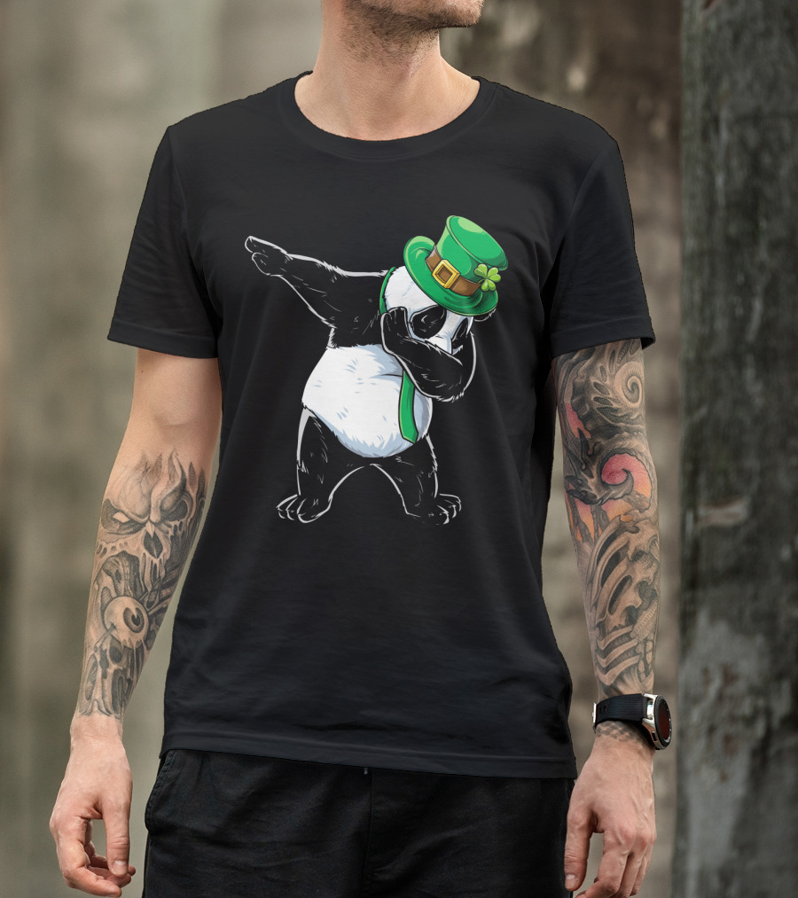 Dabbing Panda St Patricks Day Hat And Green Scarf T-Shirt