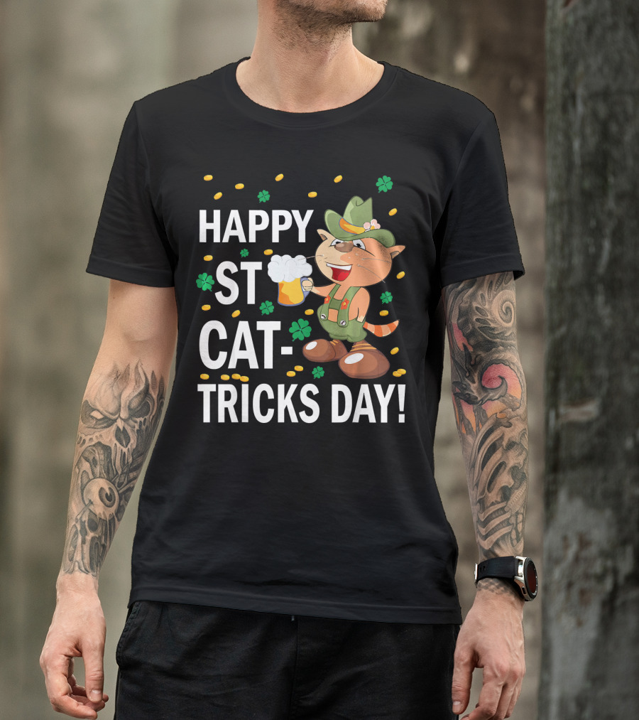 HAPPY ST CAT-TRICKS DAY CAT LEPRECHAUN DRINKING BEER WITH CLOVERS AND GOLD COINS T-Shirt