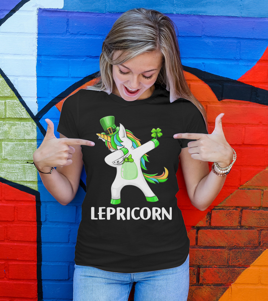 Lepricorn Dabbing Leprechaun Unicorn With Rainbow Mane And Green Hat T-Shirt
