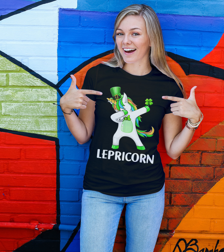Lepricorn Dabbing Leprechaun Unicorn With Rainbow Mane And Green Hat T-Shirt