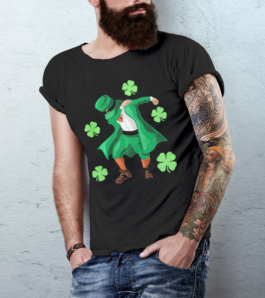 Funny Dabbing Leprechaun With Clovers For St. Patrick's Day T-Shirt