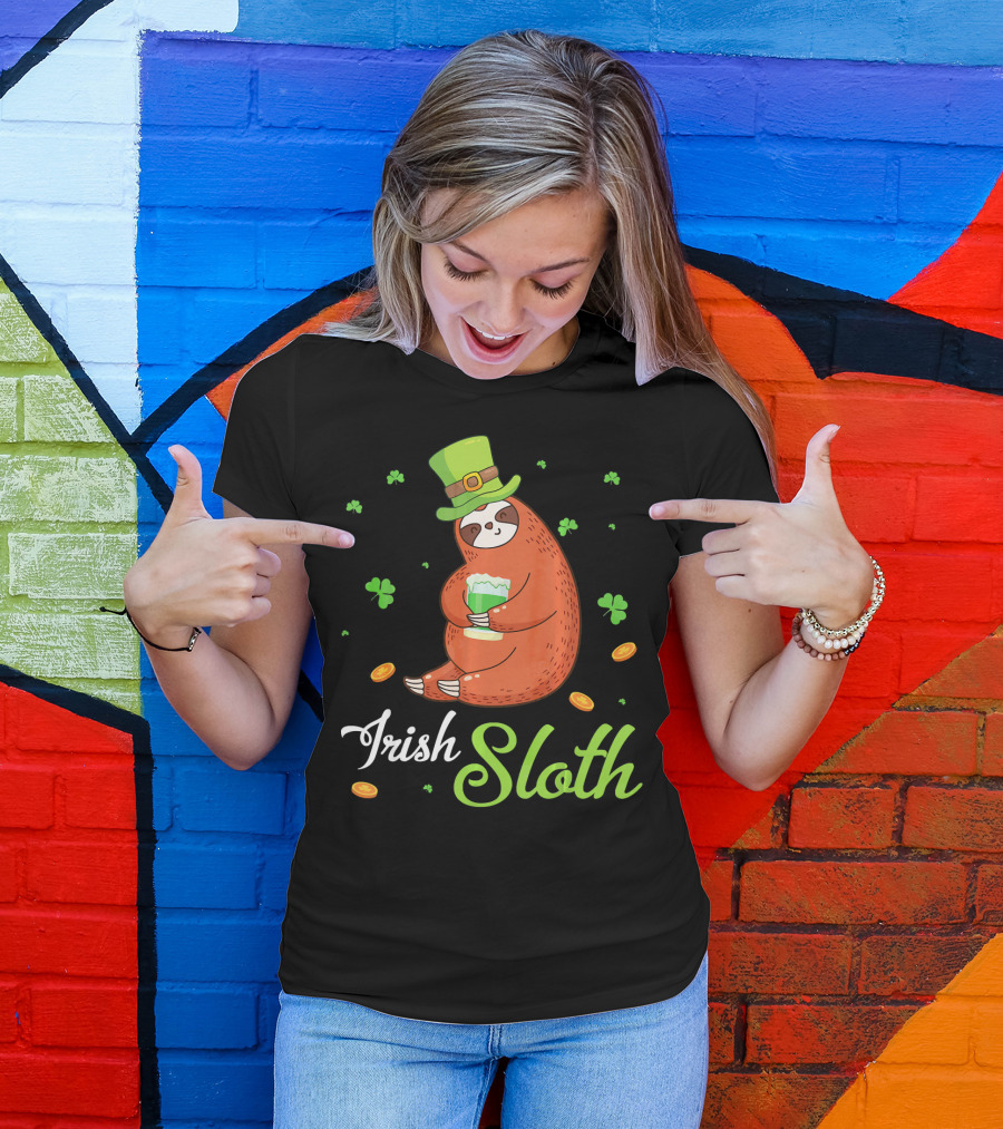 Irish Sloth Leprechaun Drinking Shamrocks Go T-Shirt