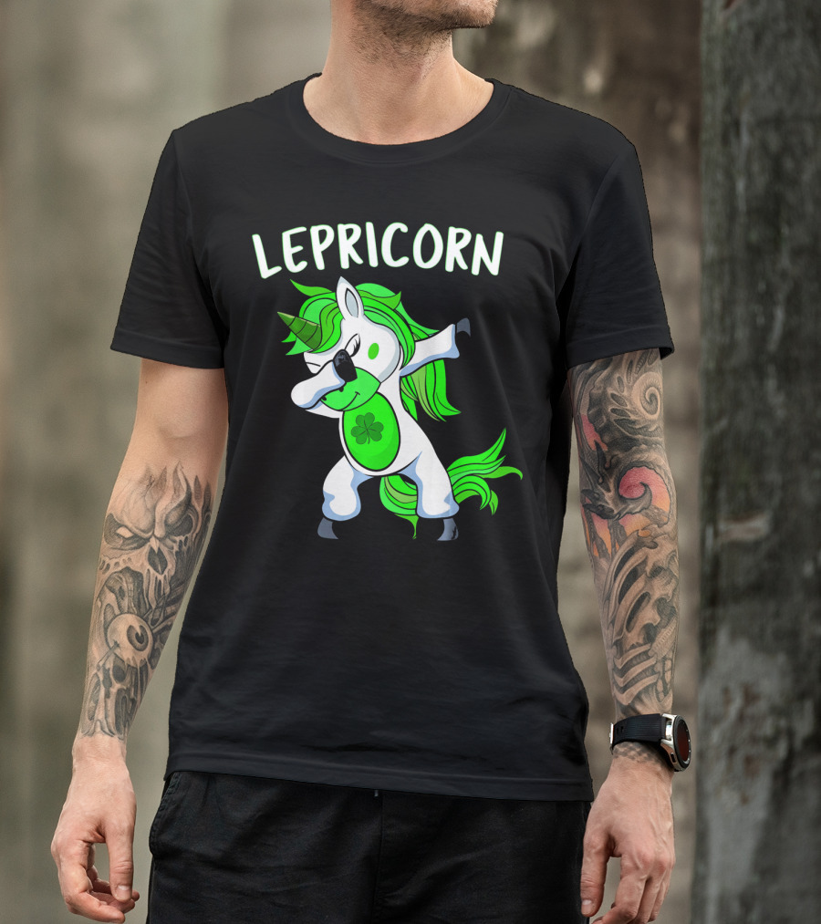 Lepricorn Dabbing Unicorn Leprechaun With Clover T-Shirt