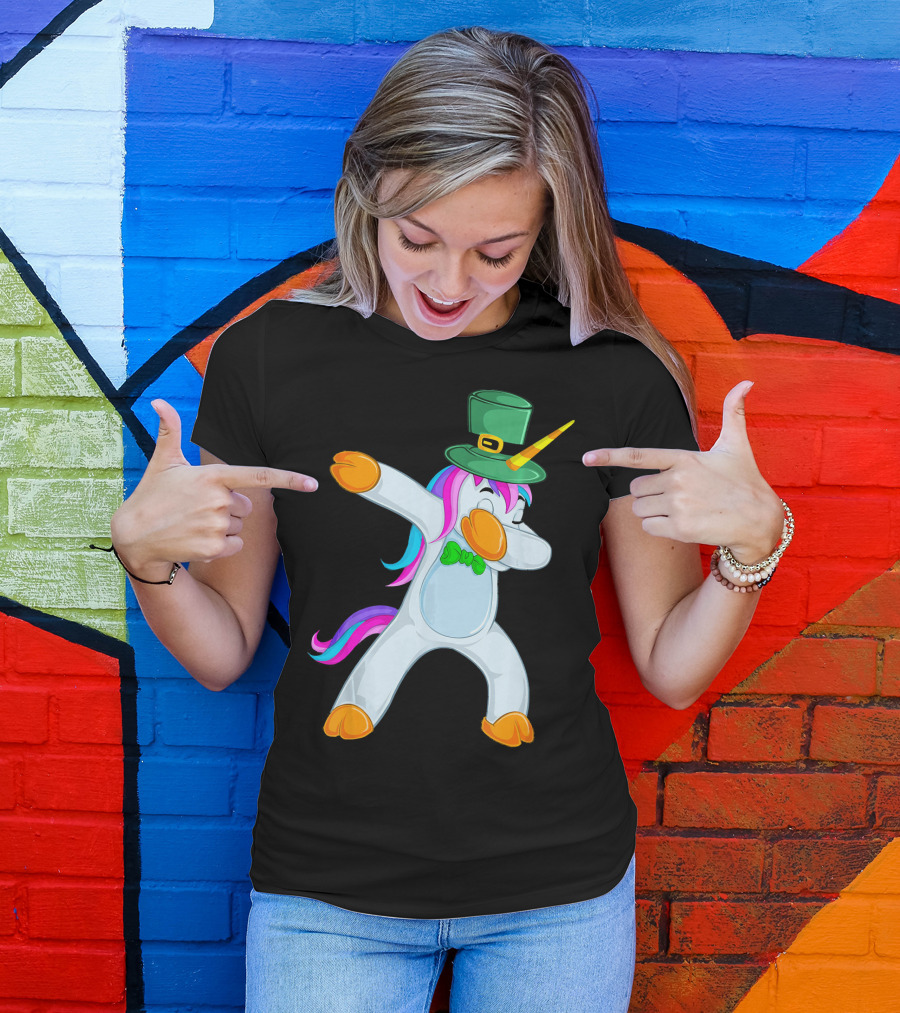 Lepricorn Cute Dabbing Leprechaun Unicorn With Rainbow Mane And Green Hat T-Shirt