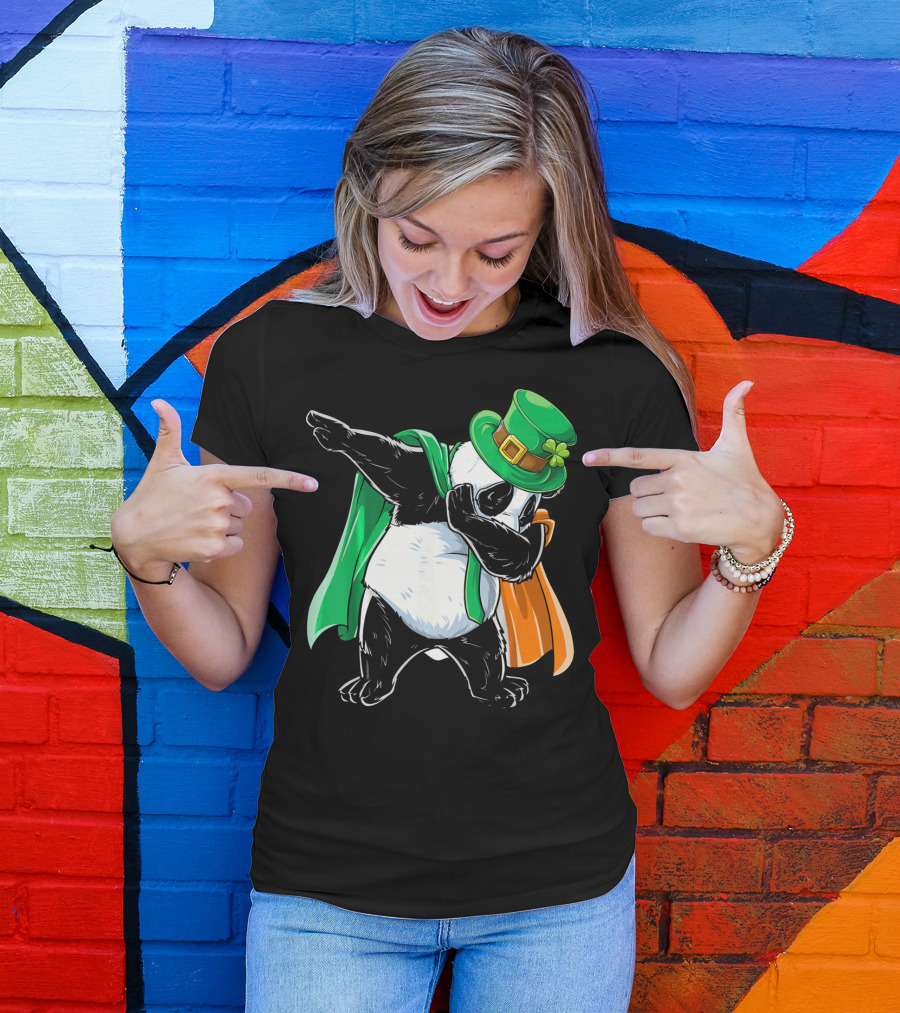 Dabbing Panda St Patricks Day Irish Flag Hat Shamrock T-Shirt