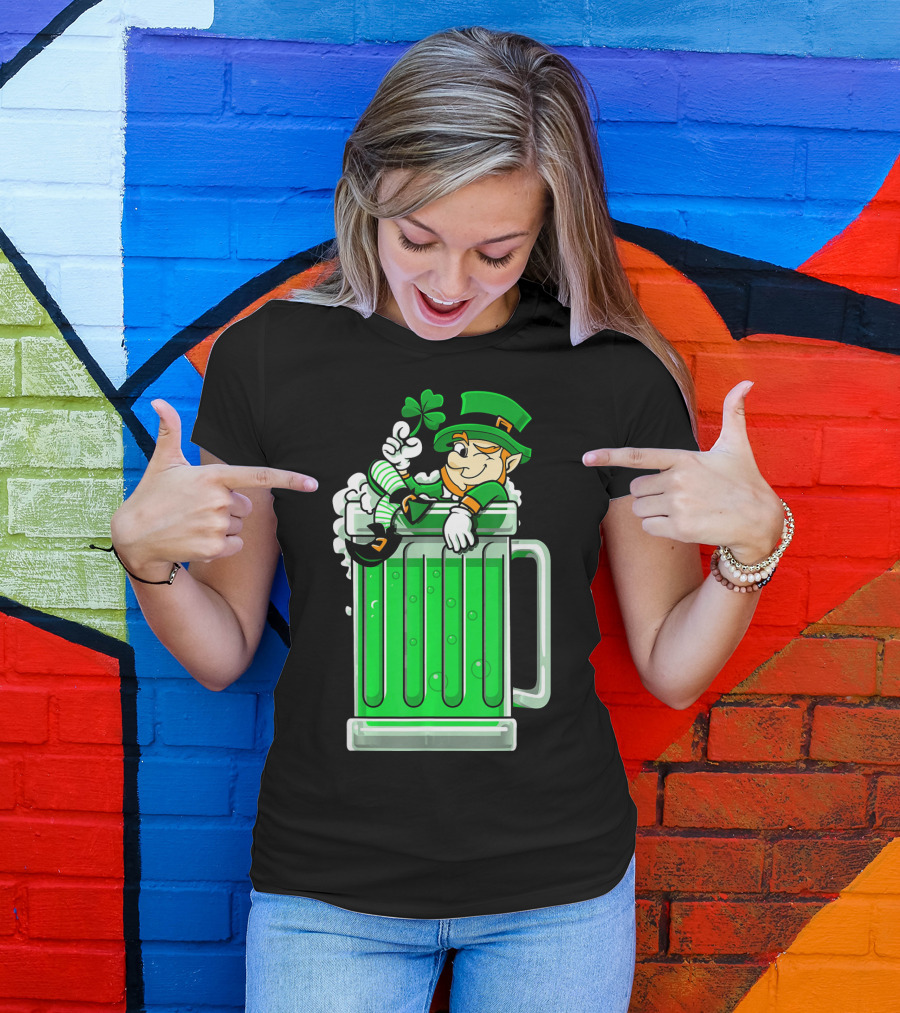 St Patricks Day Drinking Green Beer Leprechaun Shamrock T-Shirt
