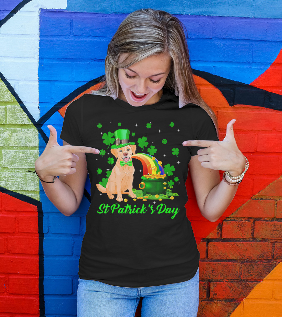 St Patrick's Day Leprechaun Golden Retriever T-Shirt