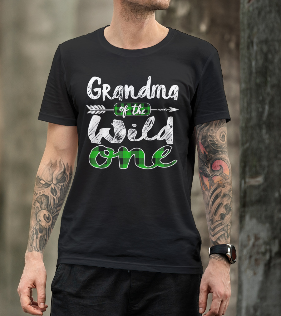 Grandma Of The Wild One Irish Green Plaid Arrow T-Shirt