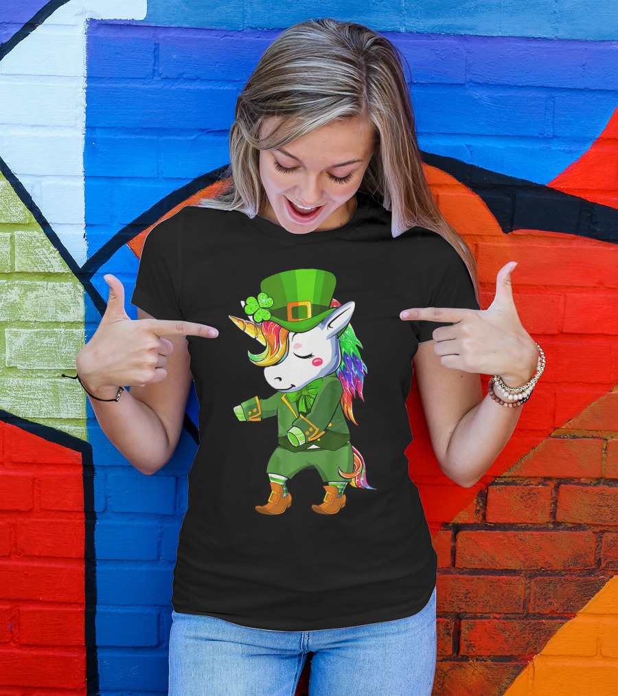 St. Patrick's Day Flossing Unicorn Leprechaun Green Outfit Rainbow Mane T-Shirt